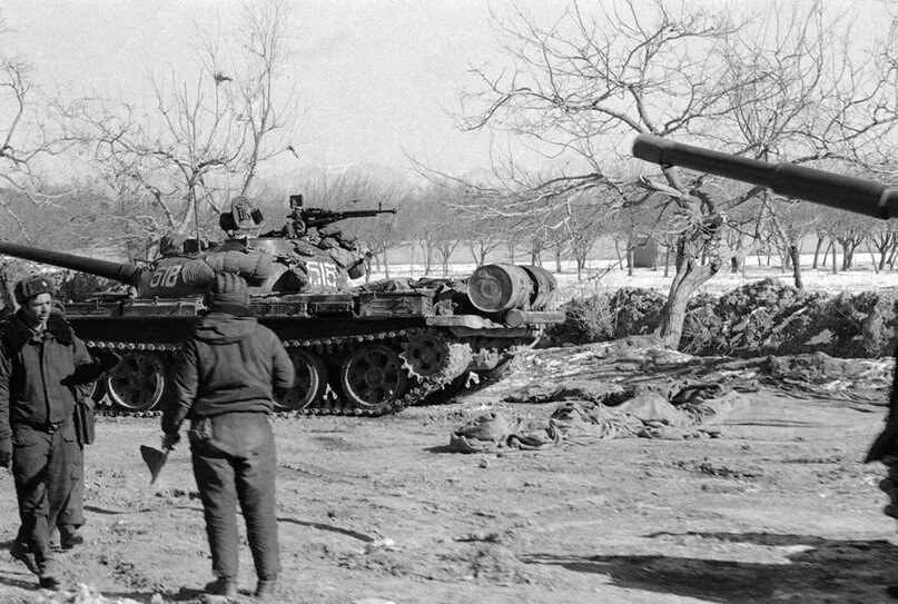 Годы вторжения в афганистан. В афганистане в 1979-1989 годах. Баграм афганистан 1979. Афган 1989. Ввод войск в афганистан 1979.