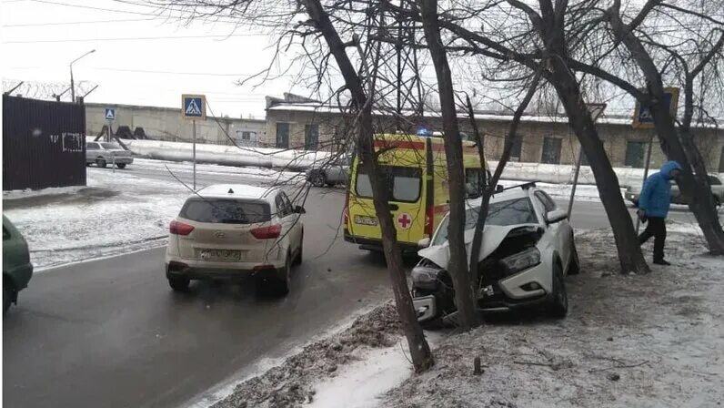 Под Саратовом в ДТП попала семья: двое погибших