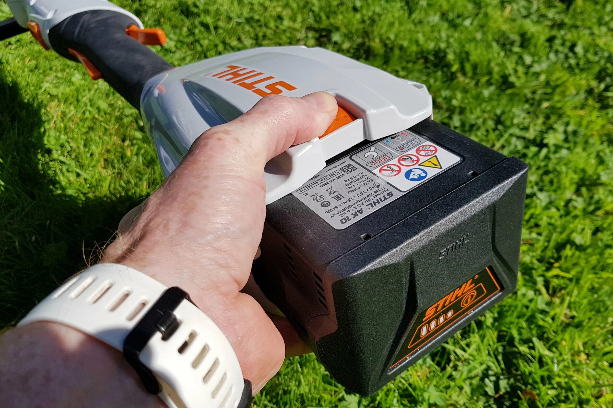 Акб штиль. Stihl FSA 56. Аккумулятор для Stihl FSA 56. Stihl AK 30. Аккумулятор Stihl AP 300 триммер аккумуляторный.