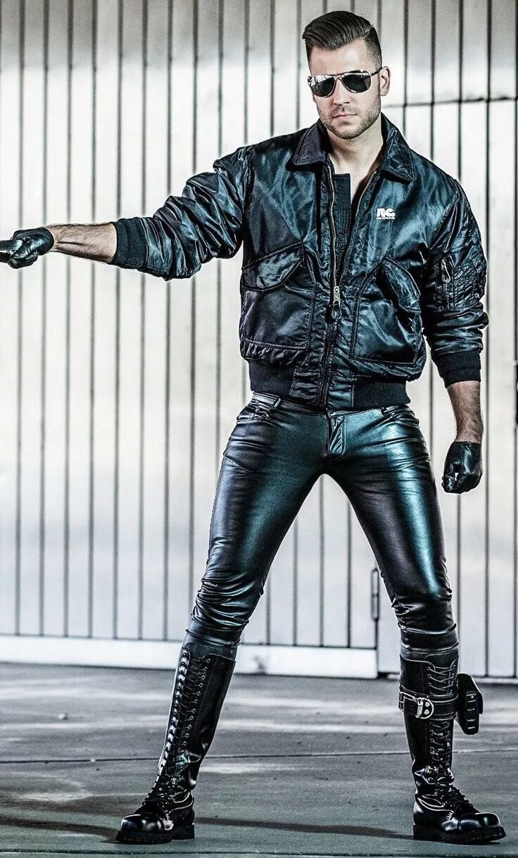 Косуха alberto. Но я не в коже. Echtes leder штаны кожаные. Кожаный костюм мужской. Тотал блэк мужской кожаная куртка берцы.