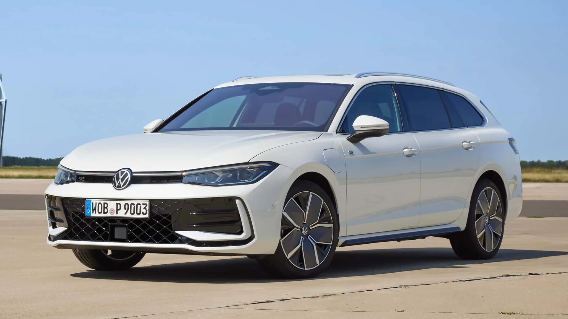 Volkswagen 2024 года. Фольксваген Пассат универсал 2023. Passat 2023 универсал. Новый Volkswagen Passat 2023. Volkswagen Passat 2023 года.