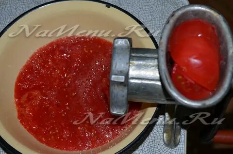 Острый перец с чесноком через мясорубку