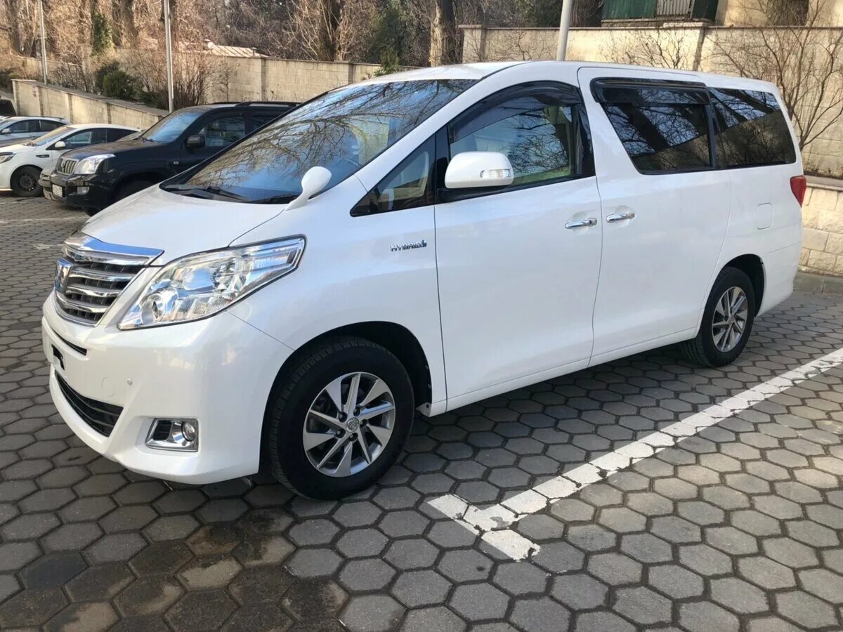 Тойота микроавтобус москва. Тойота альфард 2014. Тойота альфард 2. Toyota Alphard 2014 года. Toyota минивэн Alphard.