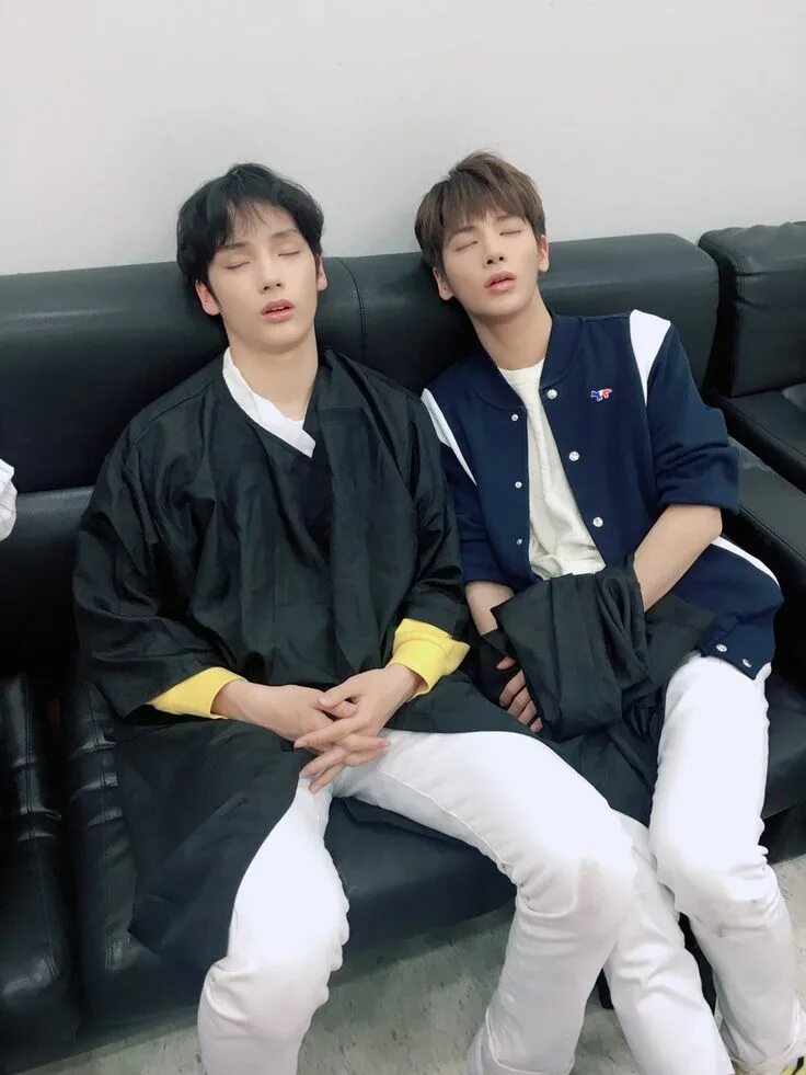 Чхве бомгю boyfriend material. Boyfriend енджун. Yeonjun txt. Хван ёнджун. Ёнджун txt бойфренд материал.