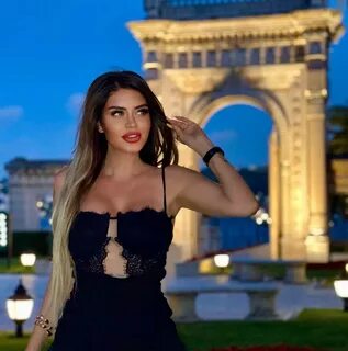 Ebru Polat bu defa iddialı bikinisiyle olay oldu - Sayfa 17.