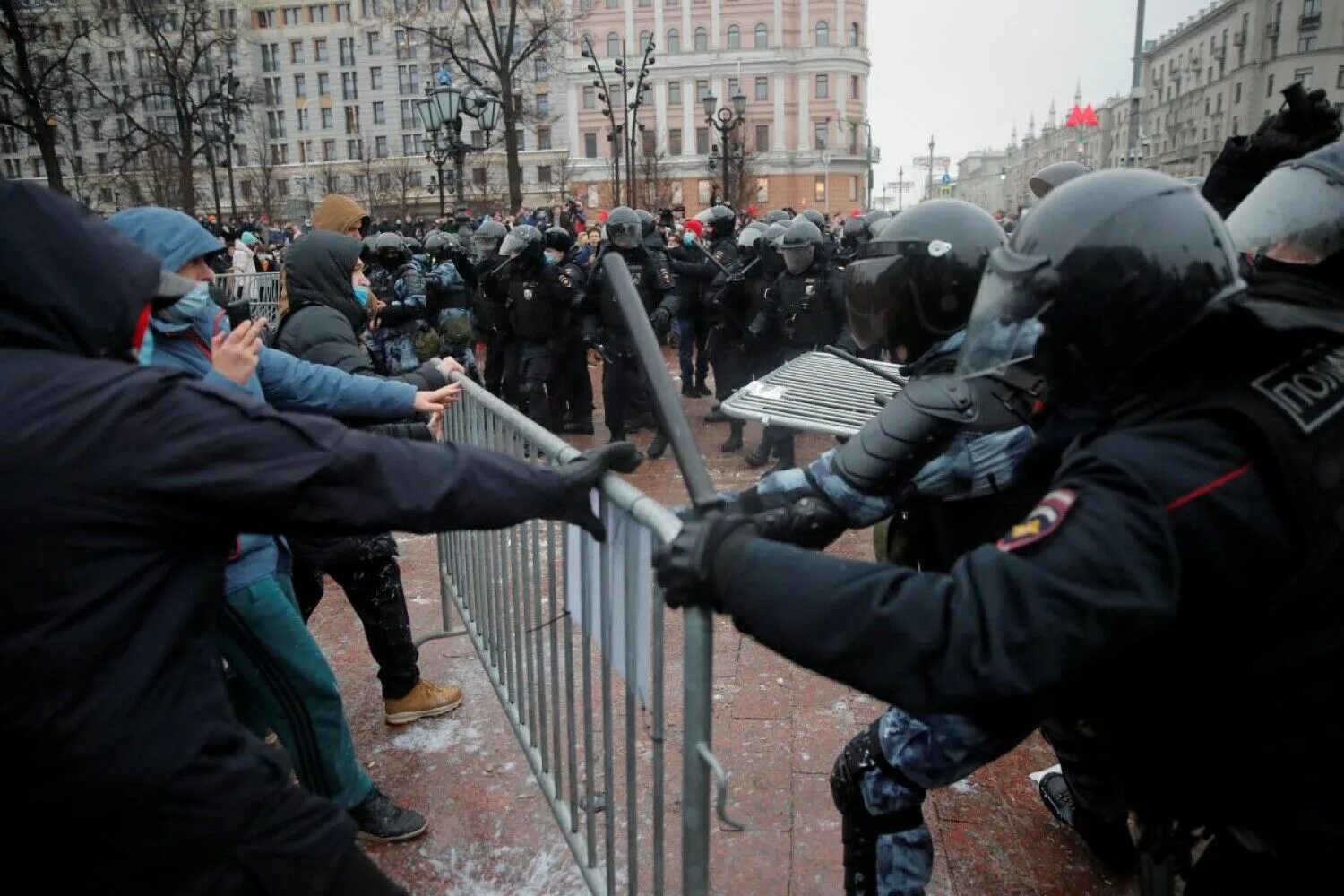 Митинг Навального 23 января 2021 Москва. Митинги в России 2021 Навальный. Протесты в России 2021 Навальный. Массовые протесты в России. Выносит протест