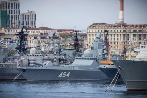 22350м