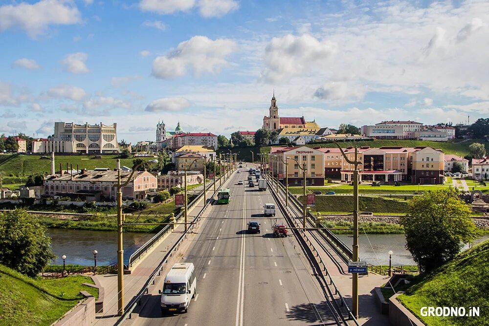 Картины в горисполкоме гродно. Год города гродно. Виды гродно. Гродно исторический центр. Гродно центральная набережная.