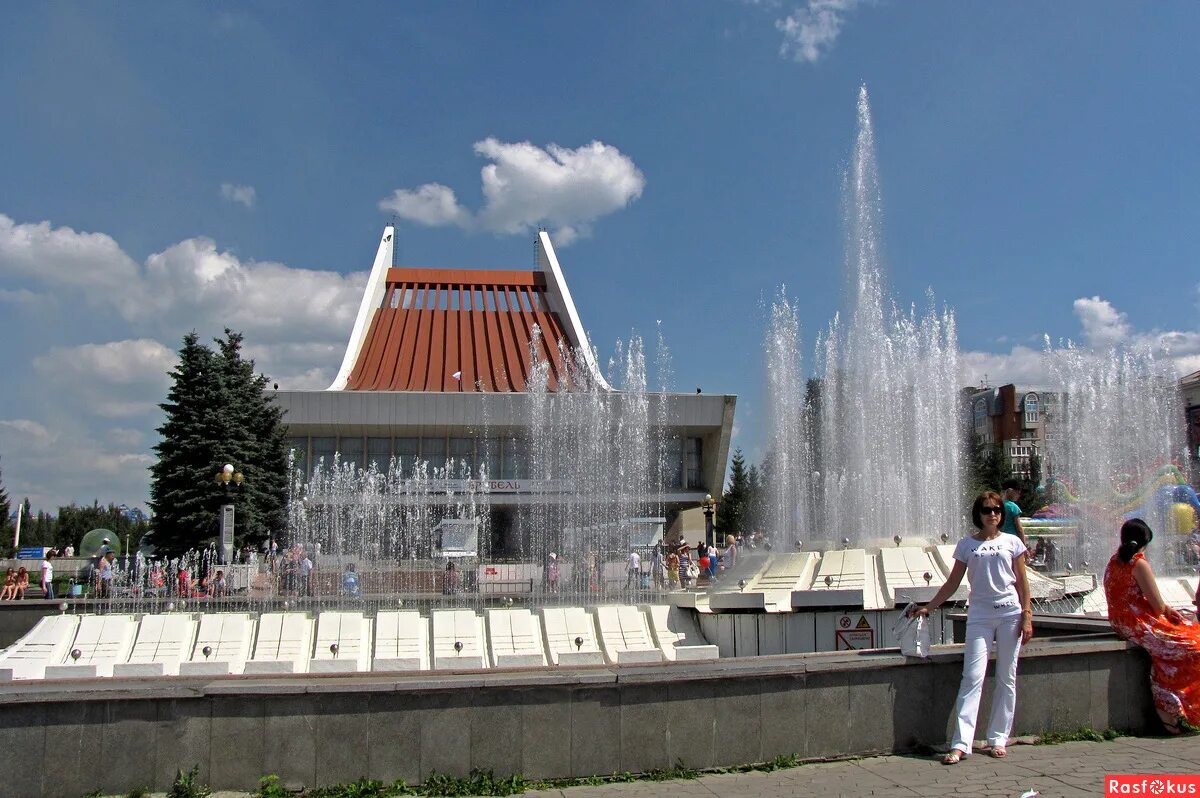 Музыкальный театр омск внутри. Омский государственный музыкальный театр омск. Омский государственный музыкальный театр омск. Музыкальный театр актеры омск. Омский государственный музыкальный театр 2021.