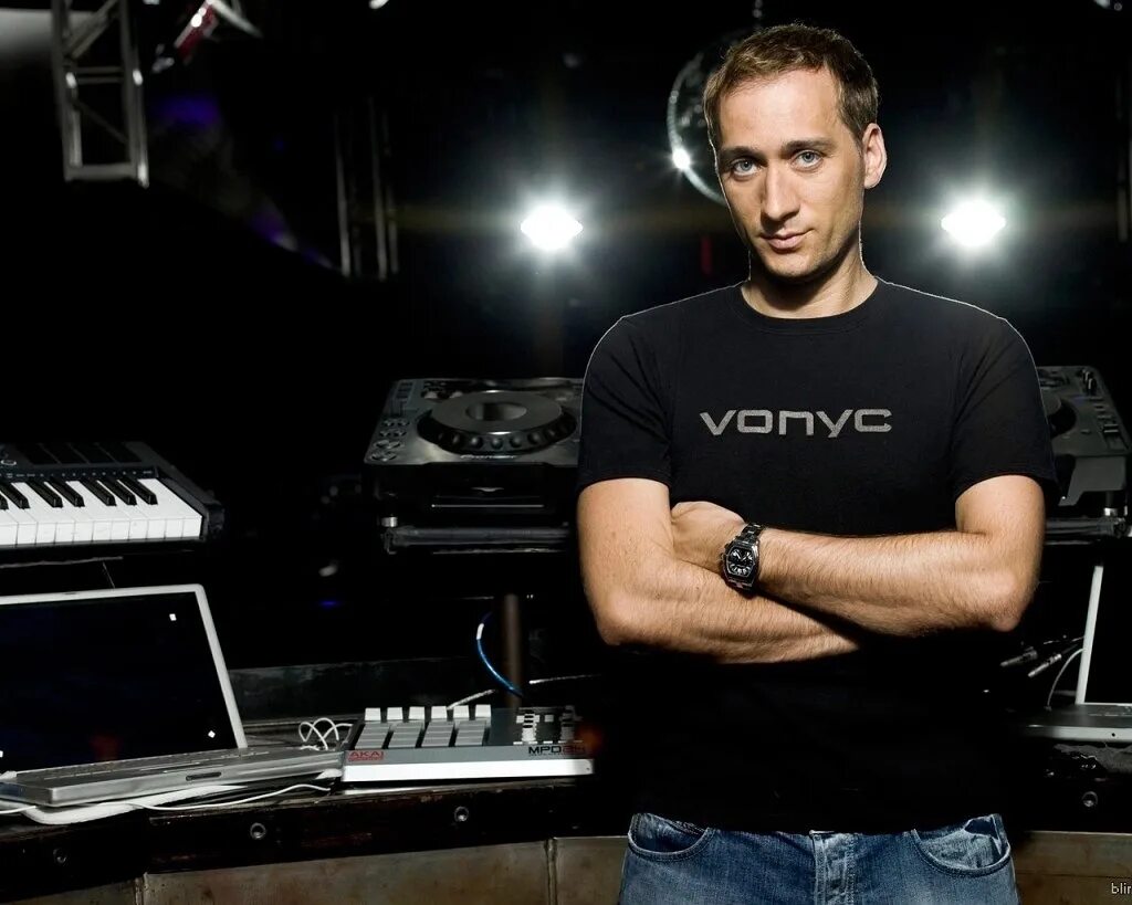 Пола хорна. Шуман 1 симфония. Paul van dyk the politics of dancing. Музыка пауль. Paul van dyk.