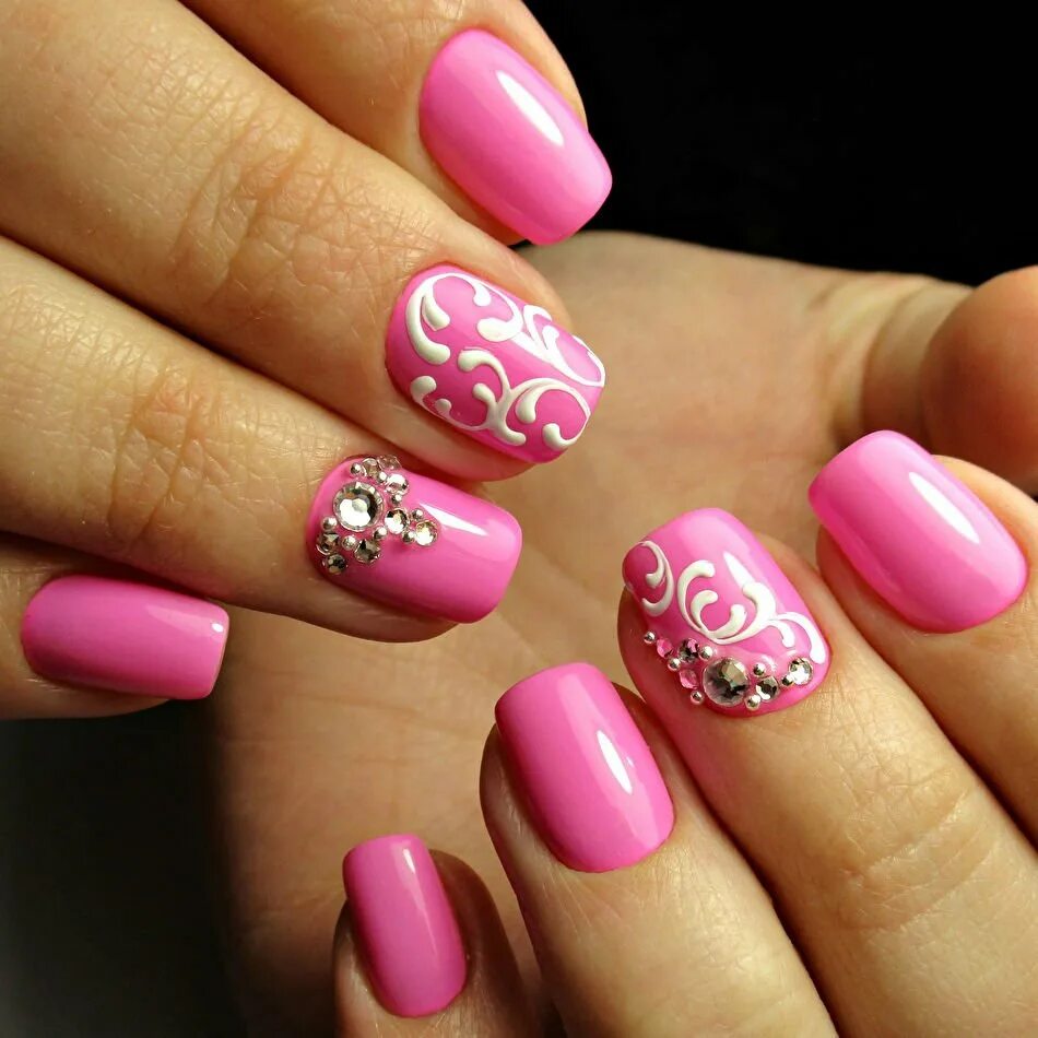 маникюр с розами. розовые ногти. ногти розового цвета. красивый розовый маникюр. р̸о̸з̸о̸в̸ы̸й̸ м̸а̸н̸и̸к̸.