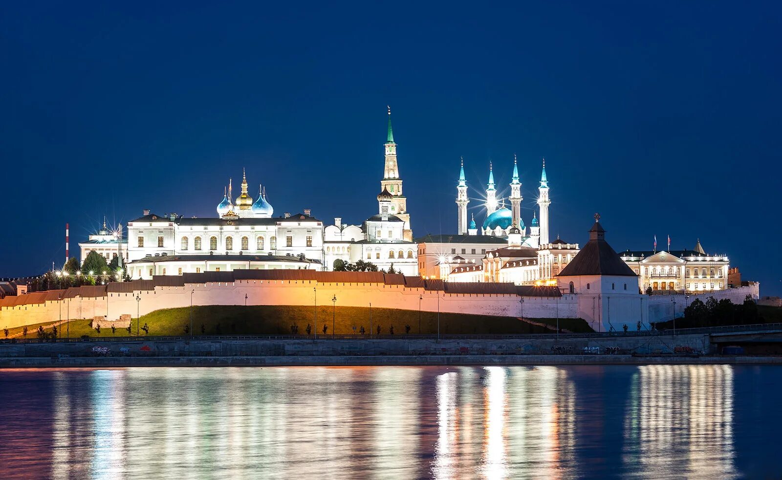 Чем известен казанский кремль. Музей заповедник Казанский Кремль. Экскурсия «Белокаменная крепость». Казанский Кремль. Казанский Кремль Татарстан. Белокаменная крепость Казань.