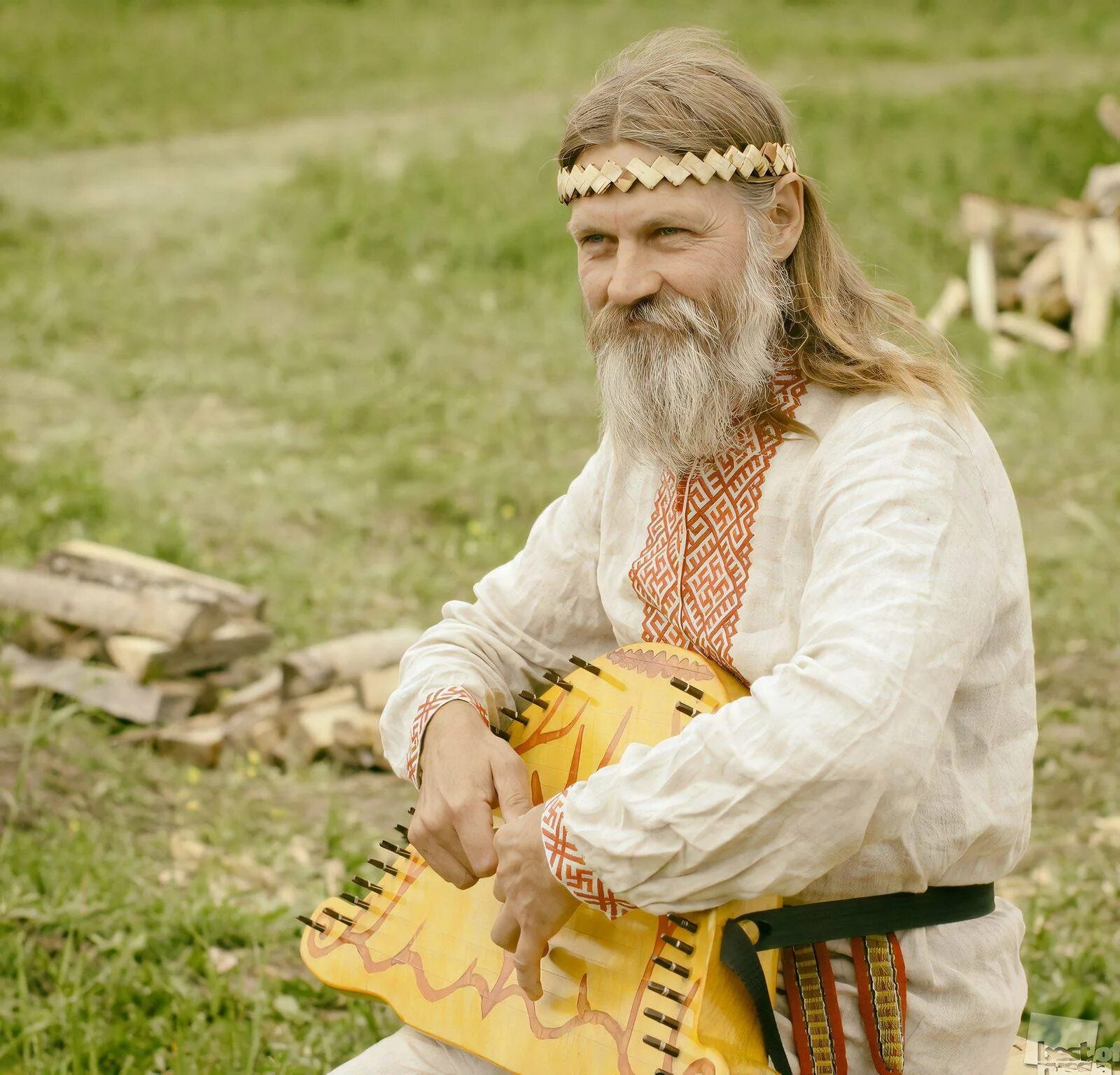 Гусляр с гуслями Садко. Гусляры в древней Руси. Гусли (в.Васнецов «гусляры»). Садко певец гусляр. Песни гусляров