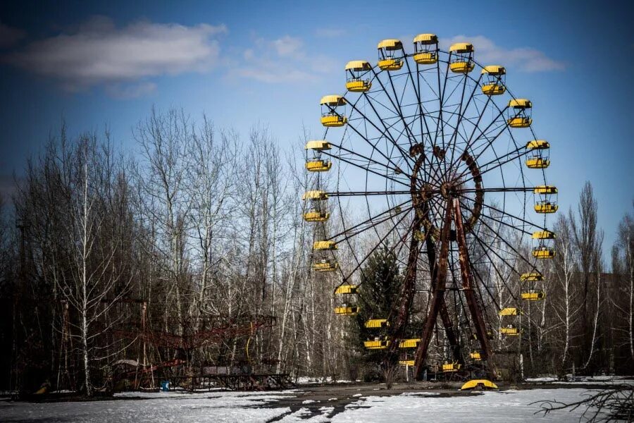 Chernobyl zone. Припять зона отчуждения. Чернобыль зона отчуждения Припять. Чернобыльской АЭС ЧЗО. Зона отчуждения город Припять.