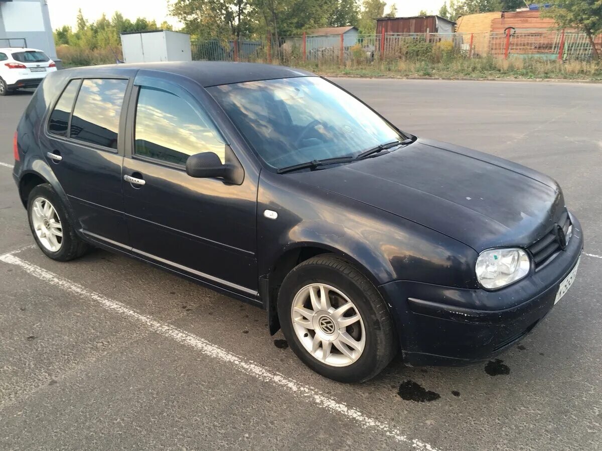 Фольксвагенгольы 2003 года. Golf 4 white silver. Гольф 4 1. Гольф 4 1. Гольф 4 синий.