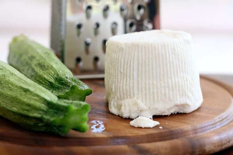 Рикотта рецепт из молока. Рикотта. сыр рикотта. сыр ricotta salata. рикотта солёная.