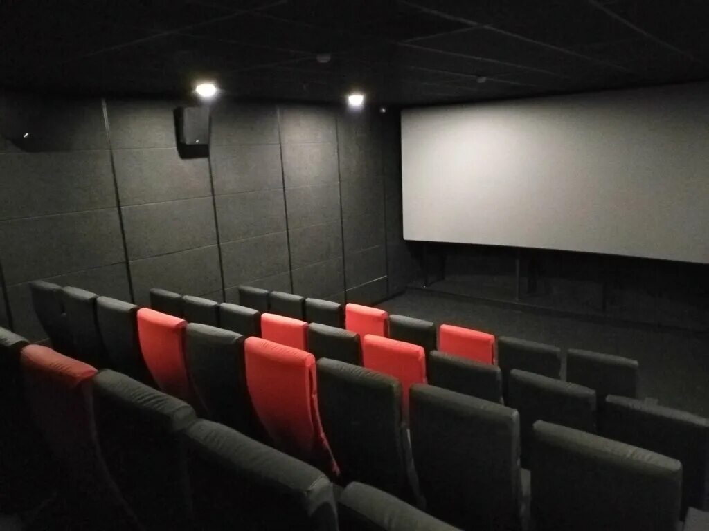 где в самаре кинотеатр. щёкино кинотеатр зал. гудок кинотеатр самара. мегасити самара мягкий кенотеат. кинотеатр на дыбенко каро фильм.