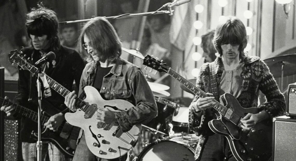 Стоун рок. Роллинг стоунз 1968. The Dirty Mac. Джон Леннон рок н ролл. Rolling Stones Circus 1968.