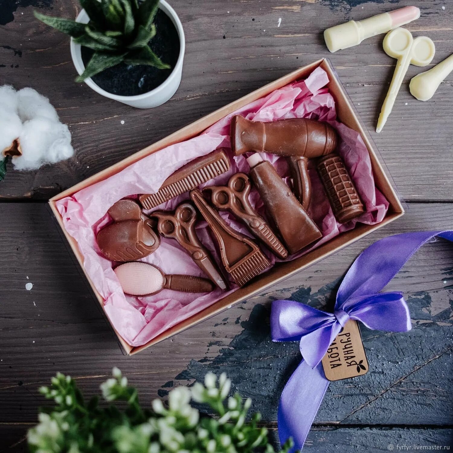 Фигуры из шоколада. Изделия из шоколада ручной работы. Изделия из шоколада ручной работы. Необычные шоколадные изделия. Шоколадные композиции.