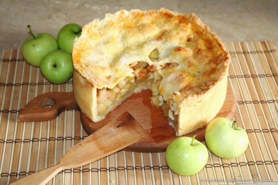Пай рецепты с фото. Яблочный Грэхем. Apple pie (яблочный пирог). Американский пирог яблочный пирог. Американ Пай яблочный.