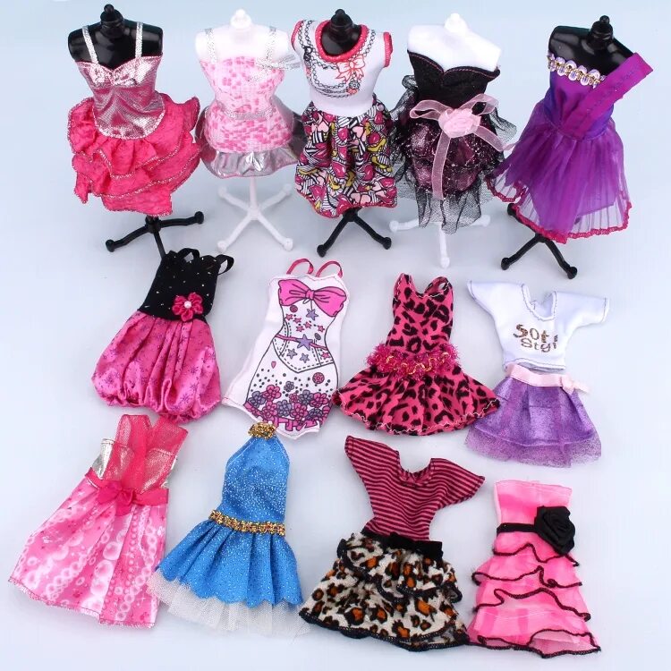 Платье для куколки. Одежда для кукол. Платья для кукол. Одежда для Барби. Красивая одежда для кукол.