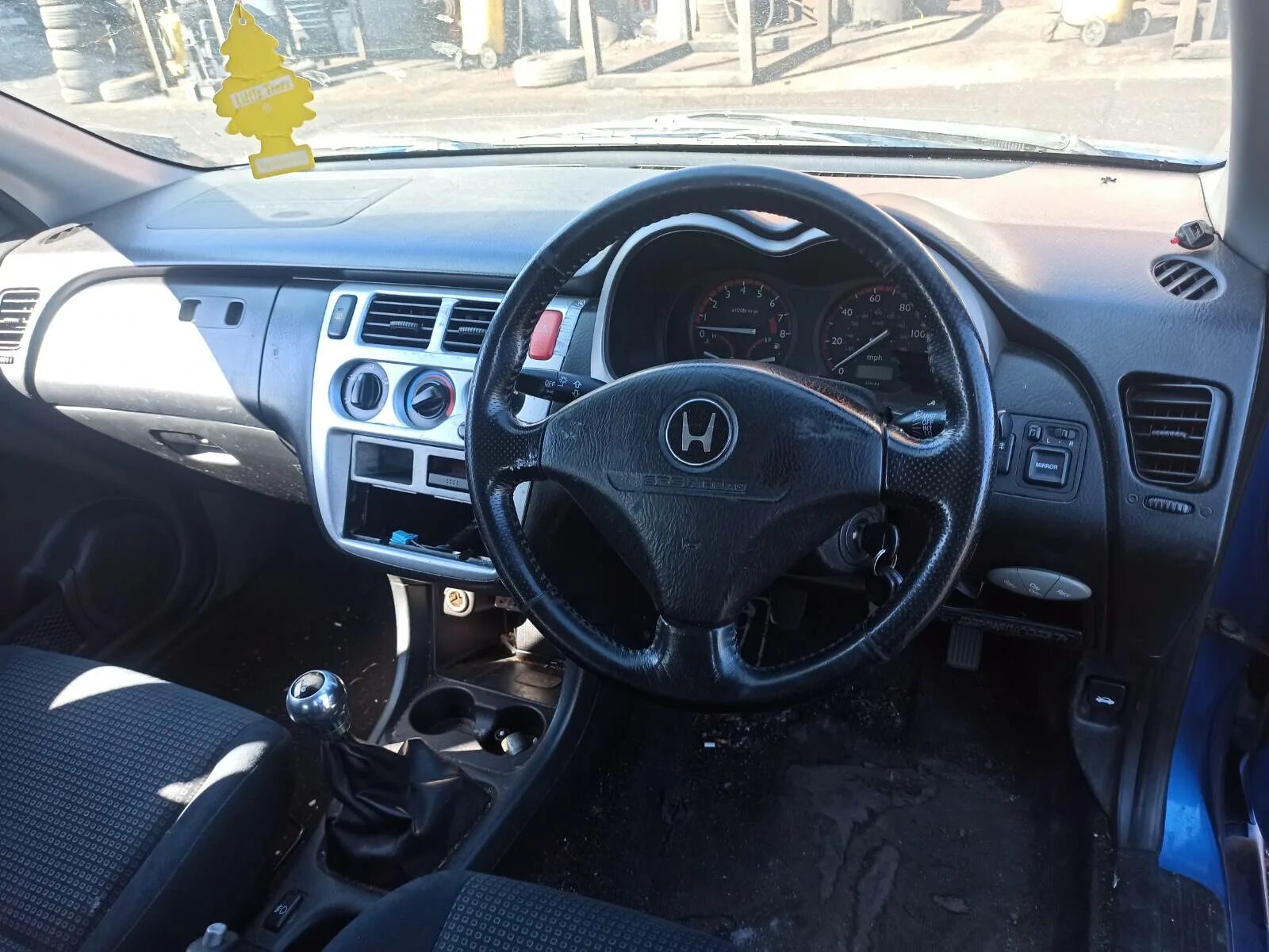 Руль хонда цивик 2002. Руль хонда хрв. Приборная панель хонда hr-v. Руль honda hr v. Руль honda fit rs.
