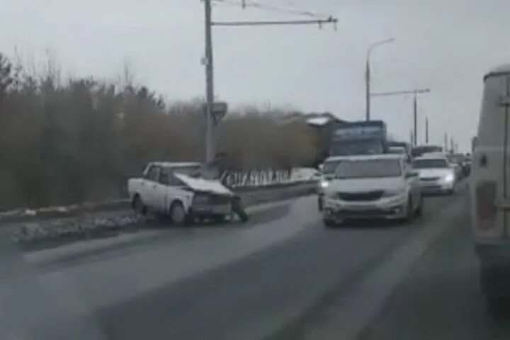 Дтп на нежинском шоссе оренбург. Дтп оренбург нежинское шоссе. Дтп оренбург нежинское шоссе. Дтп на нежинском шоссе оренбург. Пробка урал.