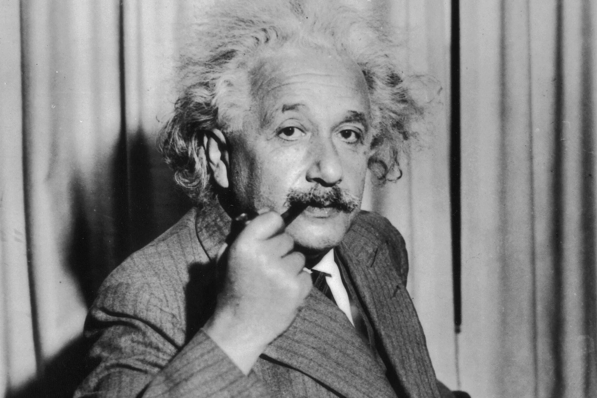 Портрет эйнштейна. Альберту эйнштейну. Альберту эйнштейну. Арбельт эйнштейн. Эйнштейн физик.