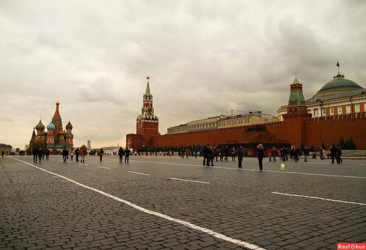 каток в кремле москва. красная площадь апрель. красная площадь дзержинского. режим работы красной площади в москве сегодня. каток на красной площади 2022.