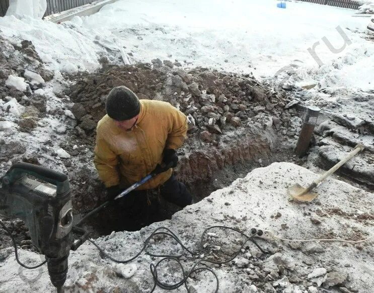 Как выкопать мерзлую землю