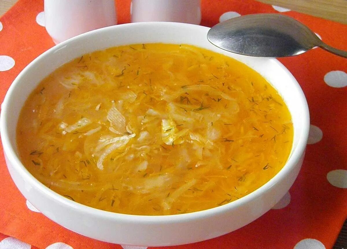 Какой приготовить из свежей капустой. Щи с квашеной капустой. наваристые щи. столовские щи. щи с кислой капустой.