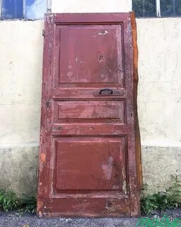 Двери в коммуналку