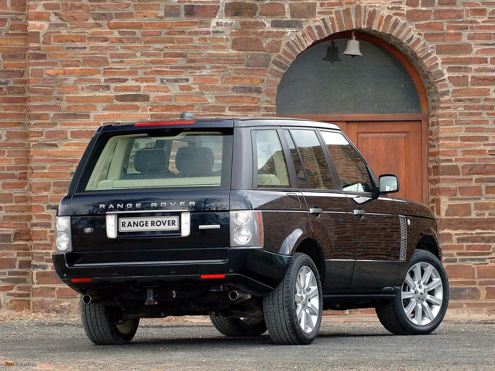 Ооо ровер. Рендж Ровер 2005. Land Rover range Rover Supercharged 2005. Рендж Ровер l322. Range Rover Sport l322.