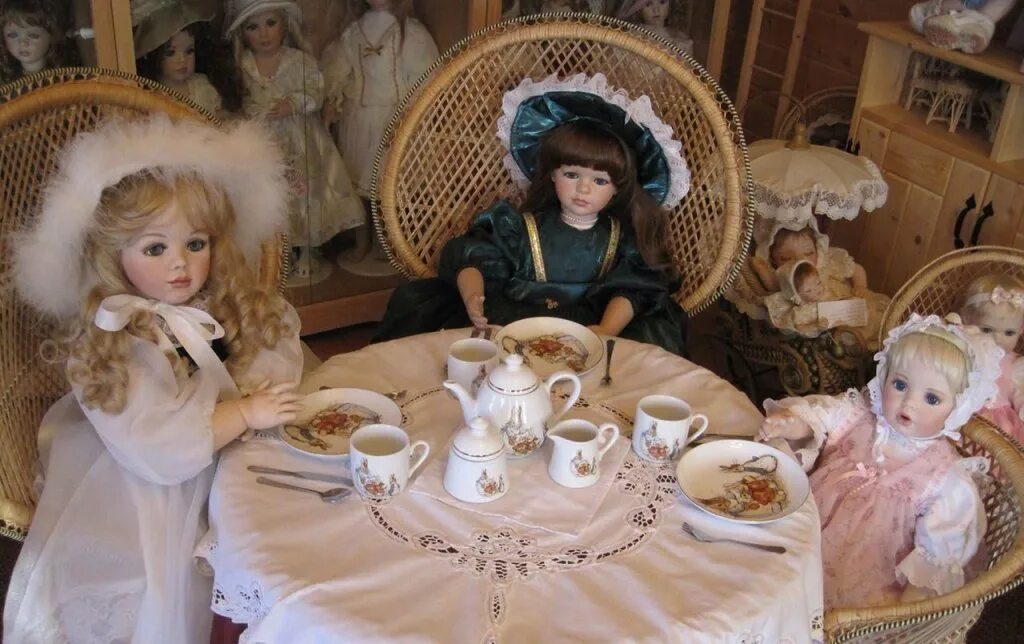 Английский чай в белой упаковке. Винтажные куклы. Tea time with her friends barbie 1999. Элитный английский чай. Английский чай фортун.