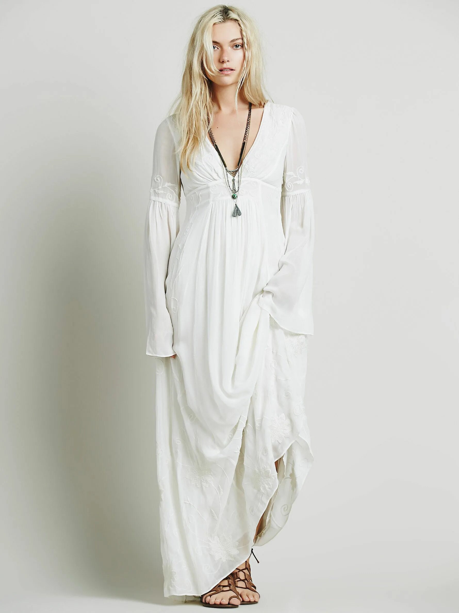 Белое платье в стиле бохо. Белое кружевное платье в стиле бохо. Белое кружевное платье в стиле бохо. Платье в стиле бохо белое миди. Белое платье макси бохо.