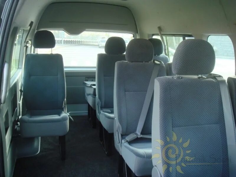 Toyota hiace сколько мест. Тойота Хайс 8 мест. Toyota Hiace 2003 салон. Toyota Hiace 11 мест. Тойота Хайс микроавтобус 11 место.