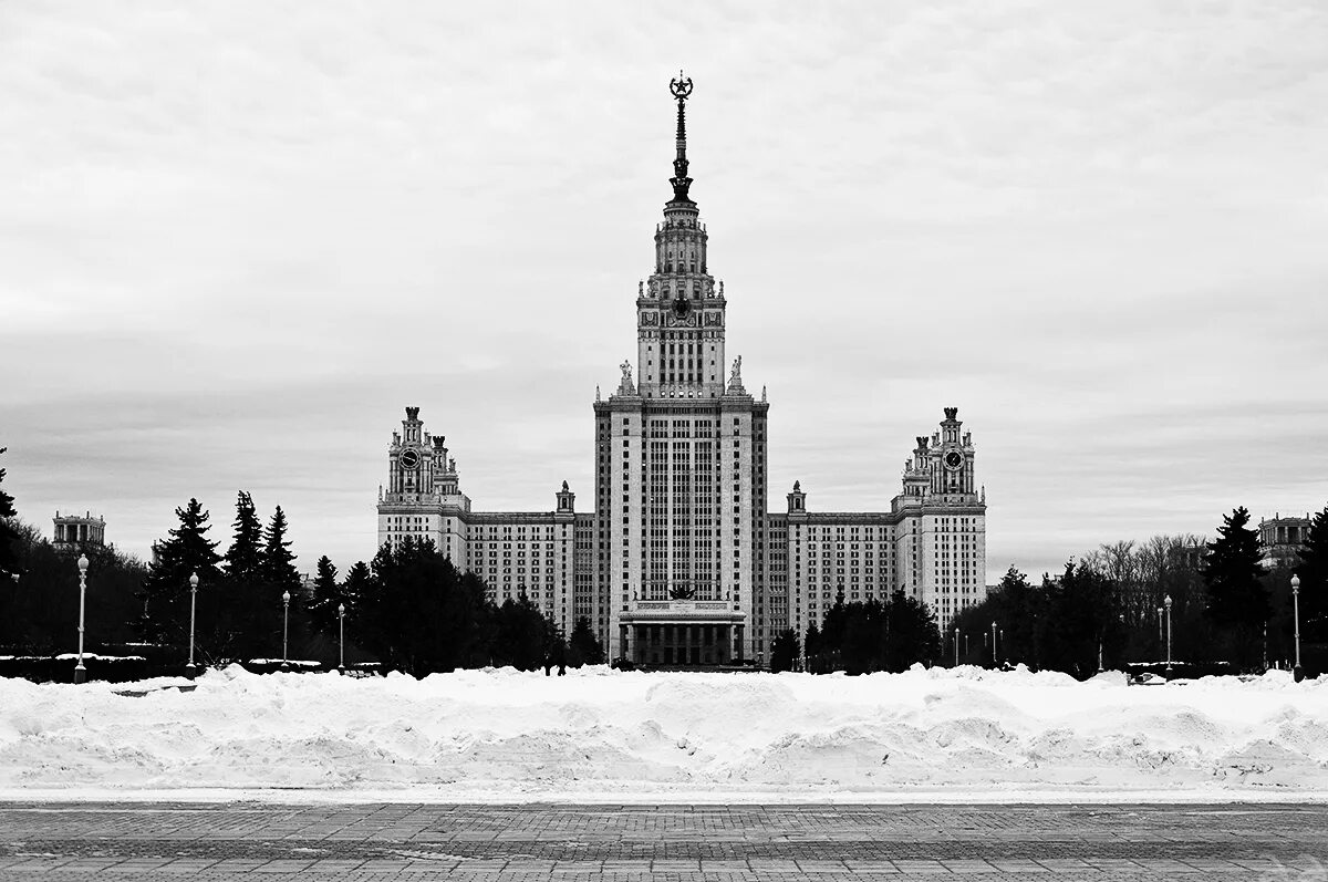 Университет МГУ сталинские высотки. Московский государственный университет имени м.в. Ломоносова. МГУ высотка Ломоносов. Ломоносов университет в Москве. 1755 мгу