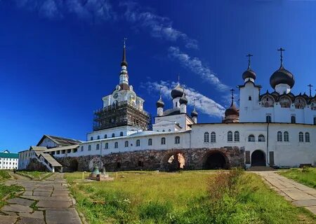 Монастырь в центре