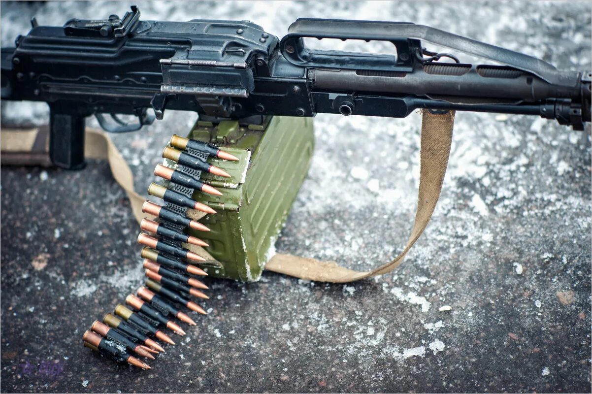 гибкий рукав для пулеметной ленты. патронная лента. пулемет с лентой. 62. пулеметная лента.