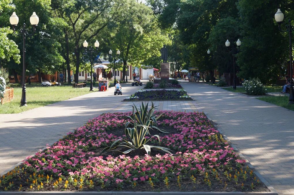 Сайты г ейска. Ейск Краснодарский край. Курортный городок Ейск. Краснодар город Ейск. Парк Горького Ейск.