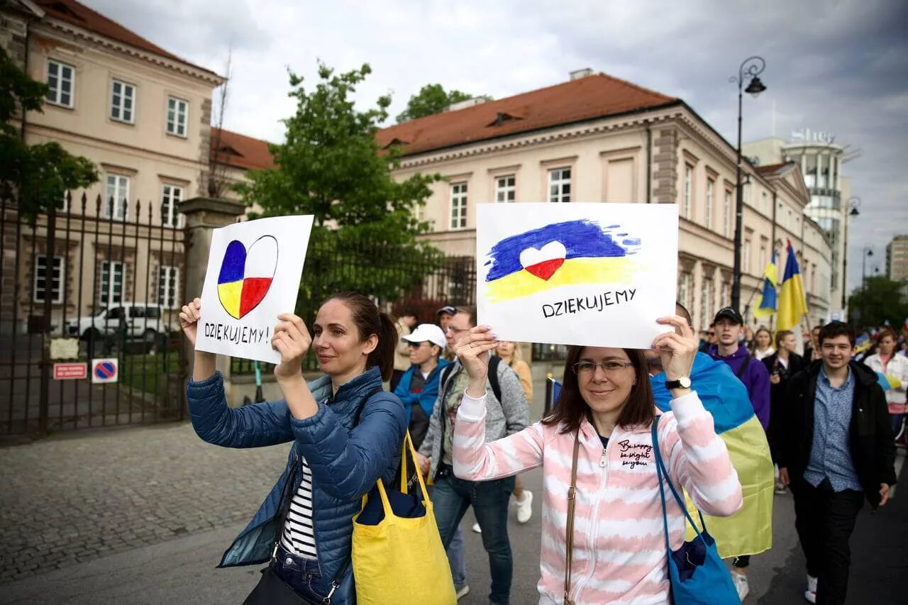 Украинцы в Варшаве. Украина народ. Украинцы в Германии. Украинки в Польше. Украинцы в 2024г