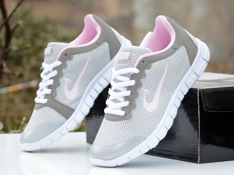 Кроссовки на платформе. Fila кеды женские китай. Кроссовки 36. Кроссовки женские брендовые. Кроссовки женские 37 размер.