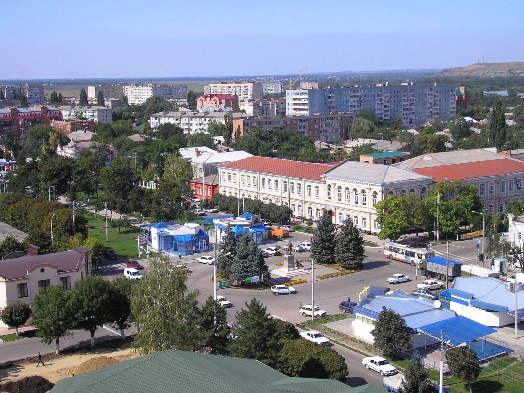 Погода г армавир краснодарский. Армавир Краснодарский край. Площадь города Армавир Краснодарский край. Армавир вид города. Население Армавира Краснодарский край 2021.