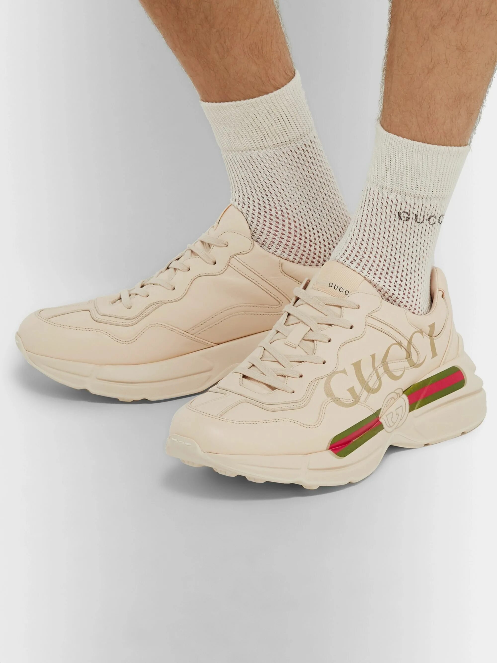 Gucci rhyton. Gucci Sneakers Rhyton. Гуччи Rhyton белые. Кроссовки Gucci Rhyton - OUTMAX - foot. Gucci Rhyton on feet.