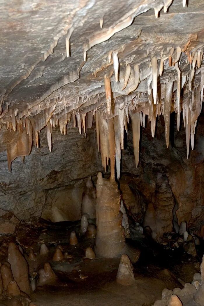 Gypsum cave. хамерсли. пещера 6 букв. кутаиси парк сатаплия. киндерлинская пещера башкирия.