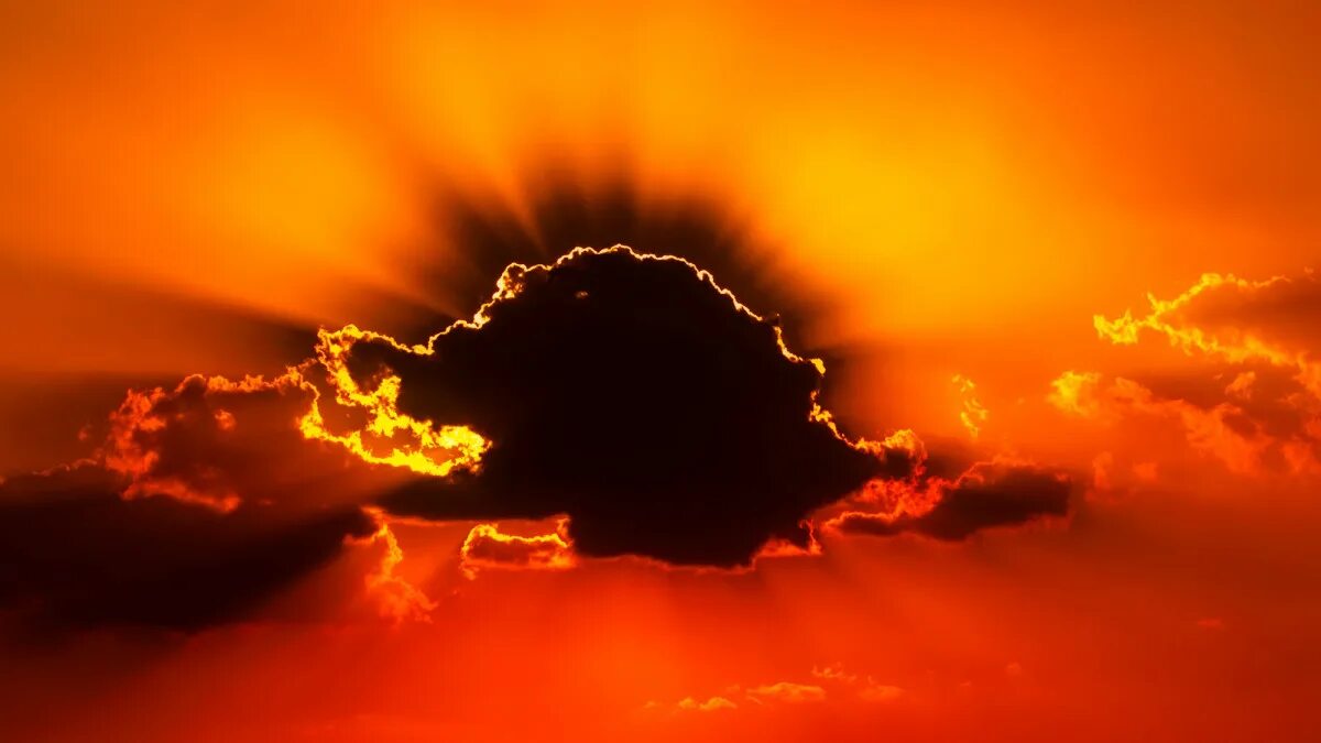 Кучевые грозовые облака. Flames cloud. Облако пламени. Облака вечером. Облако пламени.