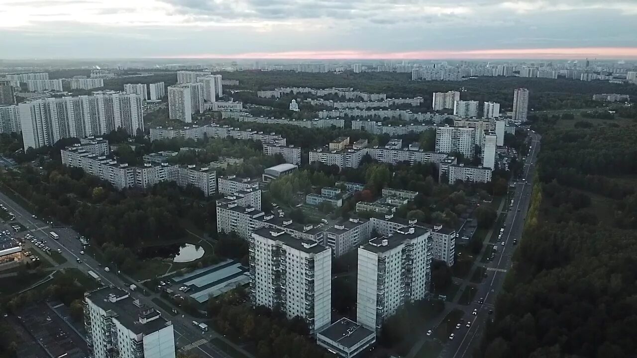 Ясенево (район Москвы). Ясенево 1995. Чертаново Южное с высоты птичьего полета. Район Ясенево сверху. Ясенево ближайшее