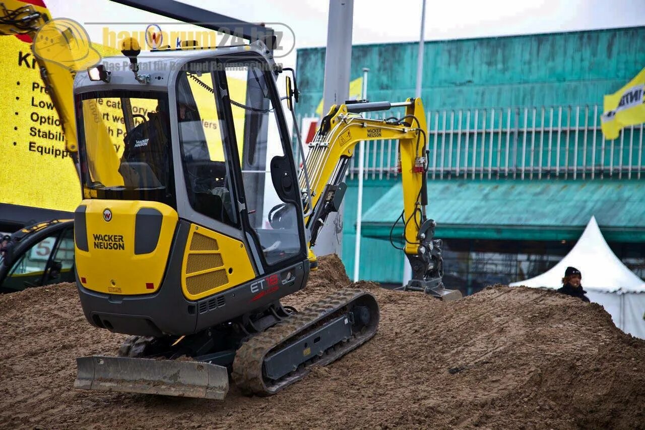 Экскаваторы российского производства. Мини экскаватор гусеничный Wacker Neuson et18 wnce1202c00007821. Экскаватор Wacker Neuson et18. 5. Мини экскаватор Wacker Neuson. Мини экскаватор Wacker Neuson 2013.