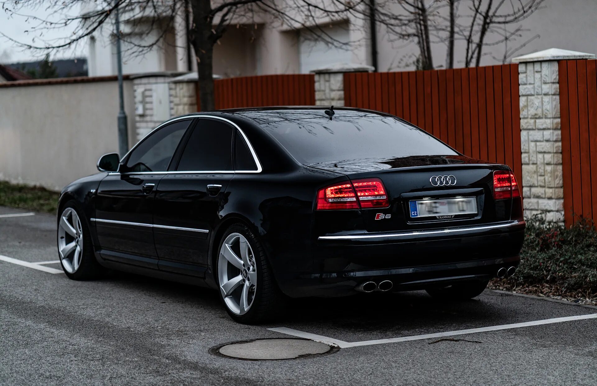 Купить ауди а8 в россии. Audi s8 d3. Audi a8 d3 2002. Audi s8 d3 Рестайлинг. Ауди s8 2004.