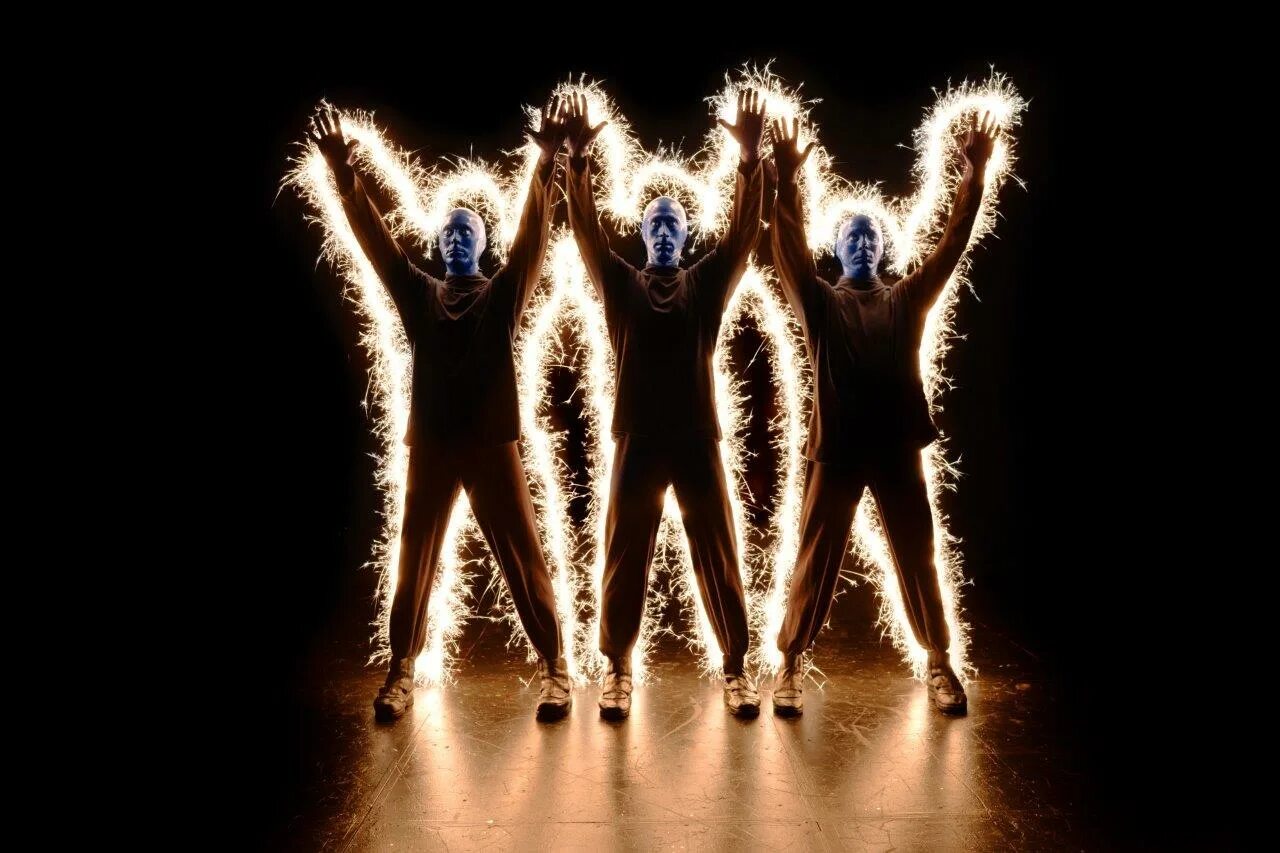 Своеобразный 10. День своеобразных людей картинки. Своеобразный человек. Своеобразный человек. 10 января картинки.